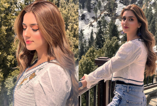 Jannat Mirza Enjoying Giant Swing Ride In Malam Jabba
