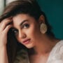 Zara Noor Abbas fails to impress netizens with her singing skills