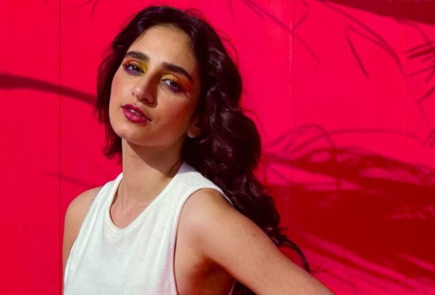 Mamya Shajaffar sings Lady Gaga’s “Shallow” song