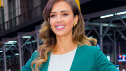 Jessica Alba Looks Fabulous in a Snake-Printed Trench Coat