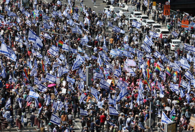 Mass protests against reforms blocks roads and airport in Israel