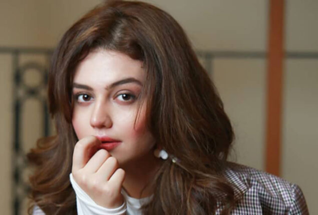 Zara Noor Abbas share BTS from set of ‘Jhoom’