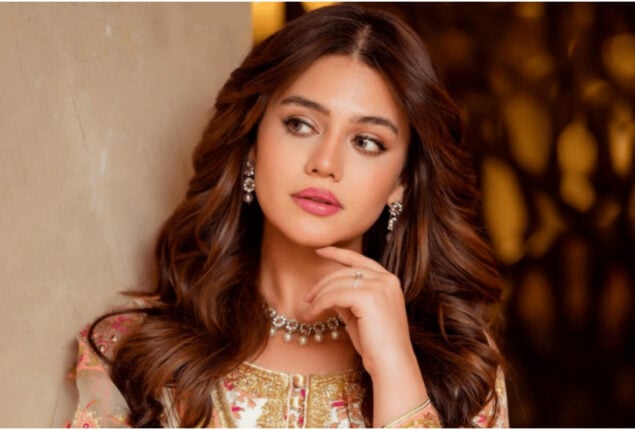 Zara Noor Abbas shares BTS video from the sets of ‘Jhoom’