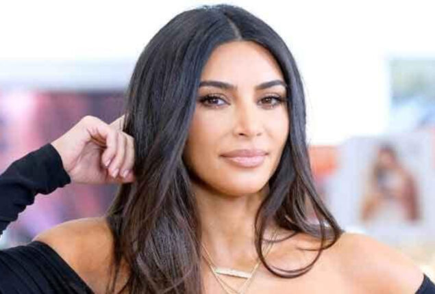 Kim Kardashian’s no makeup glowing selfie goes viral