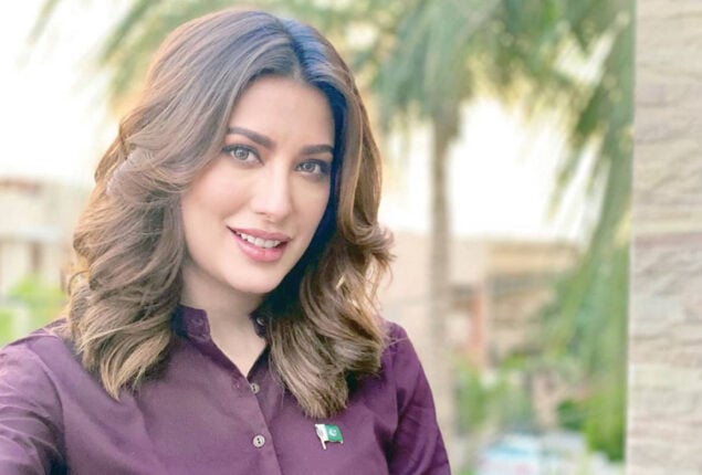 Mehwish Hayat slams Apple Music & iTunes for this!