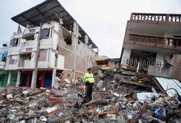 Southern Ecuador: 12 people killed in earthquake