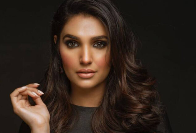 Amna Ilyas defends Aurat March slogan ‘Mera Jism Meri Marzi’