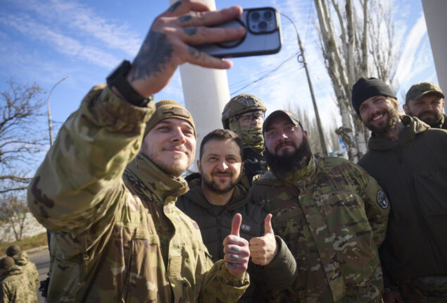 Zelenskyy visits front lines in Ukrainian region of Kherson