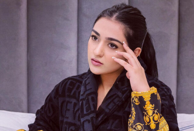 Sarah Khan’s new picture makes round on social media
