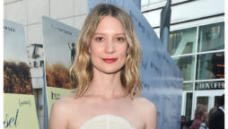 Mia Wasikowska