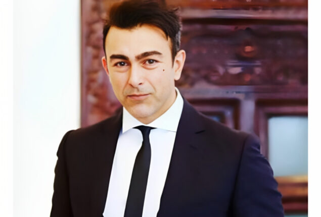 Shaan Shahid shows gratitude to President Alvi
