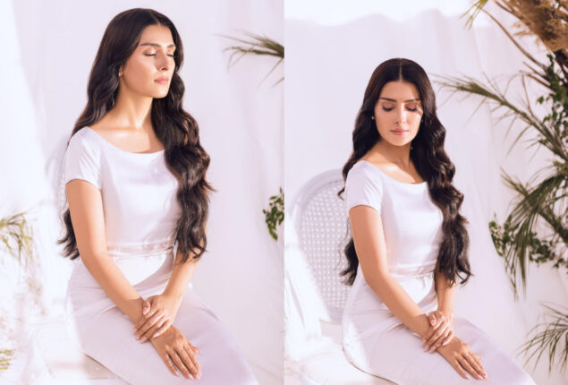 Ayeza Khan treats fans with latest photoshoot