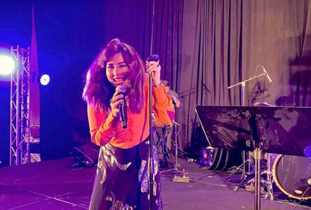 Pakistani Popstar Komal Rizvi left the audience spellbound with a mesmerising performance in Orlando