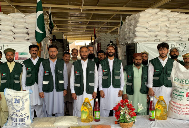 Zayed Foundation distributes food packages in Pakistan for Ramadan