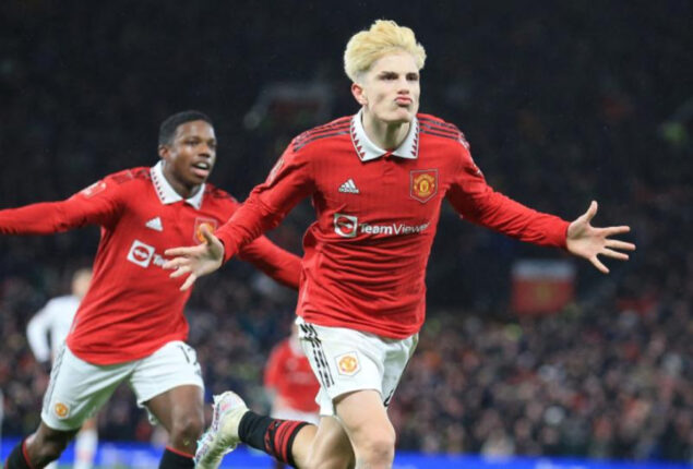 Manchester United beat West Ham and advance to FA Cup quarter-finals
