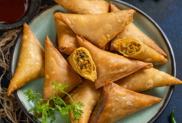 Recipe: Try This Street-Style Crispy Samosa In Ramadan