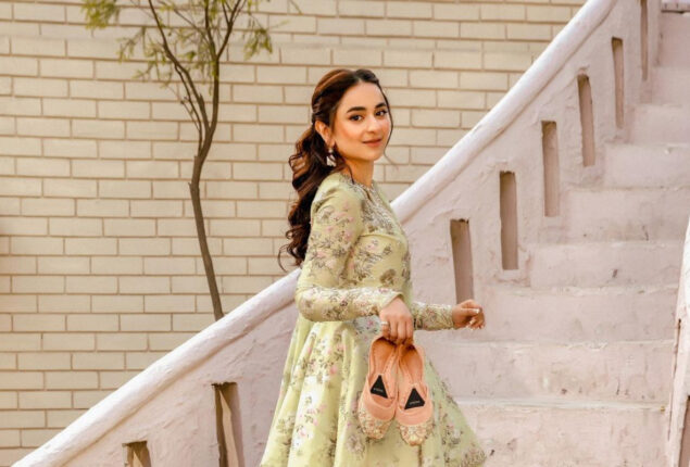Yumna Zaidi exudes elegance in latest pictures