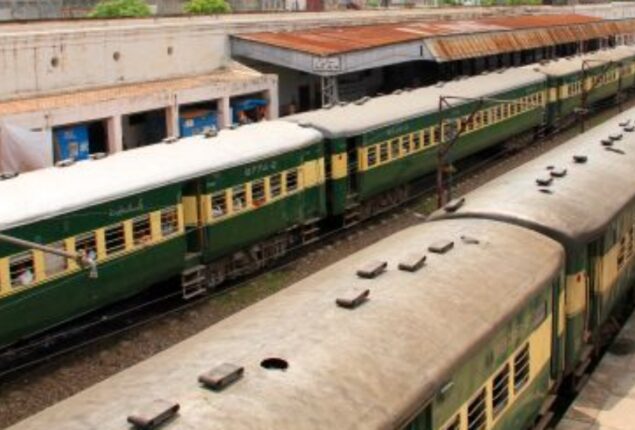 Pakistan Railway undergoing worst ever financial crisis