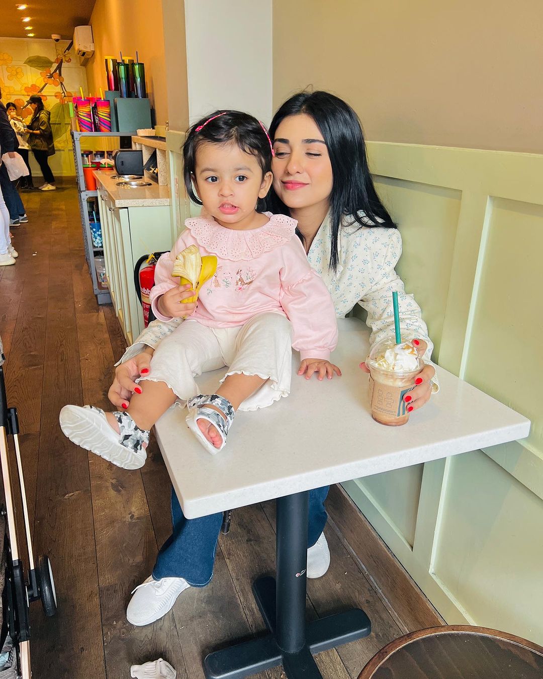 Sarah Khan Melts Hearts with Adorable mother daughter duo