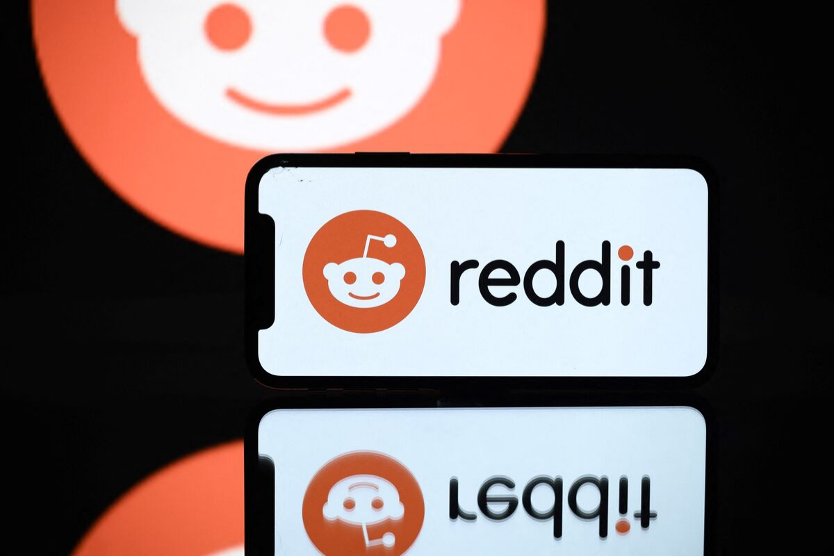 Reddit faces fine in Russia over 'banned content'