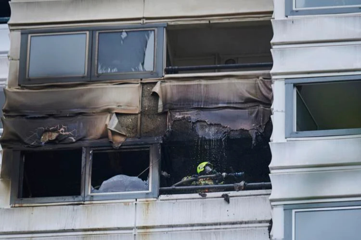 Tragic Incident in Berlin: Two Fatalities as People Jump to Escape Apartment Fire