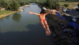 Kosovo Bridge Divers Overcome Fear in Annual Competition