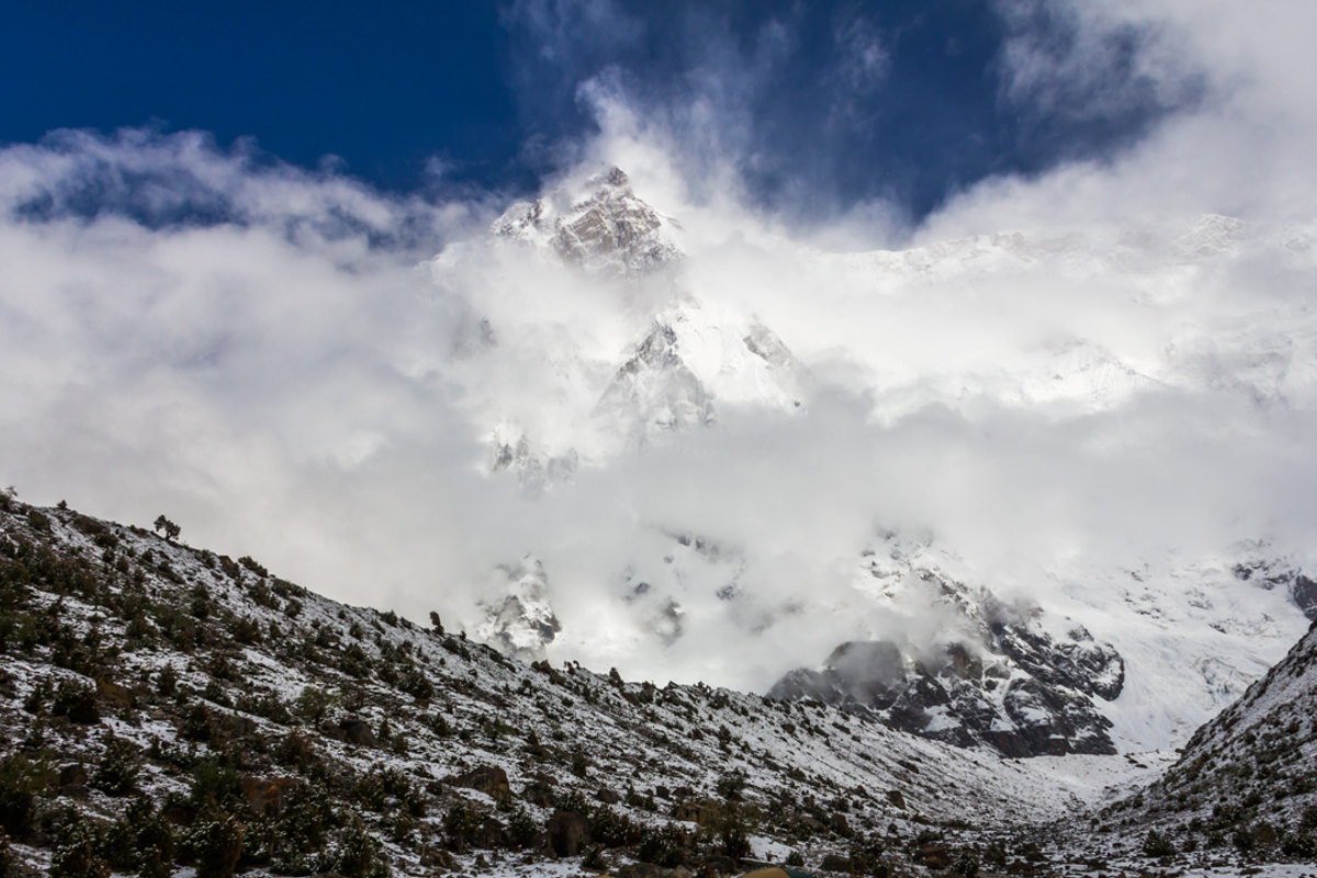Rockfall on Nanga Parbat halts rescue mission of Pakistani mountaineer