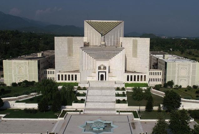 Aun Chaudhry approaches SC to impose ban on PTI
