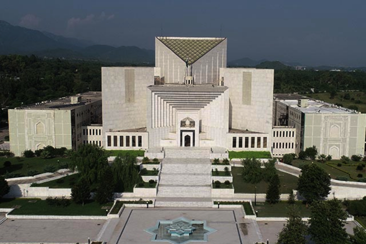 Aun Chaudhry approaches SC to impose ban on PTI