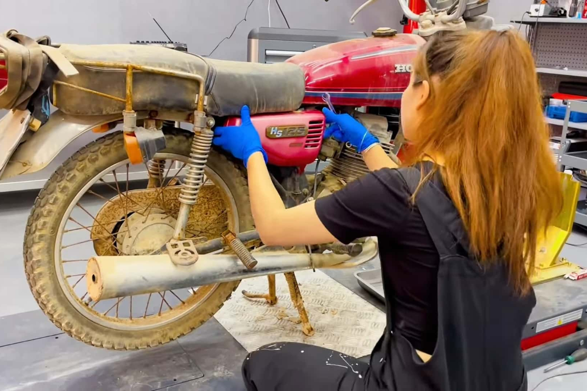 Honda CG125: Restoration and Rebirth of a Fire-Damaged Motorcycle