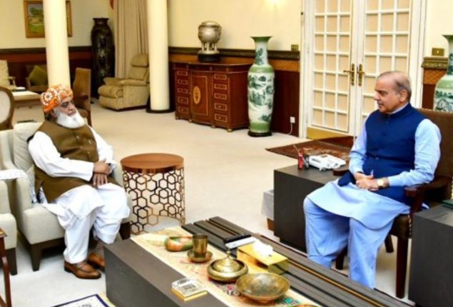 JUI-F chief Maulana Fazl calls on PM to discuss political situation