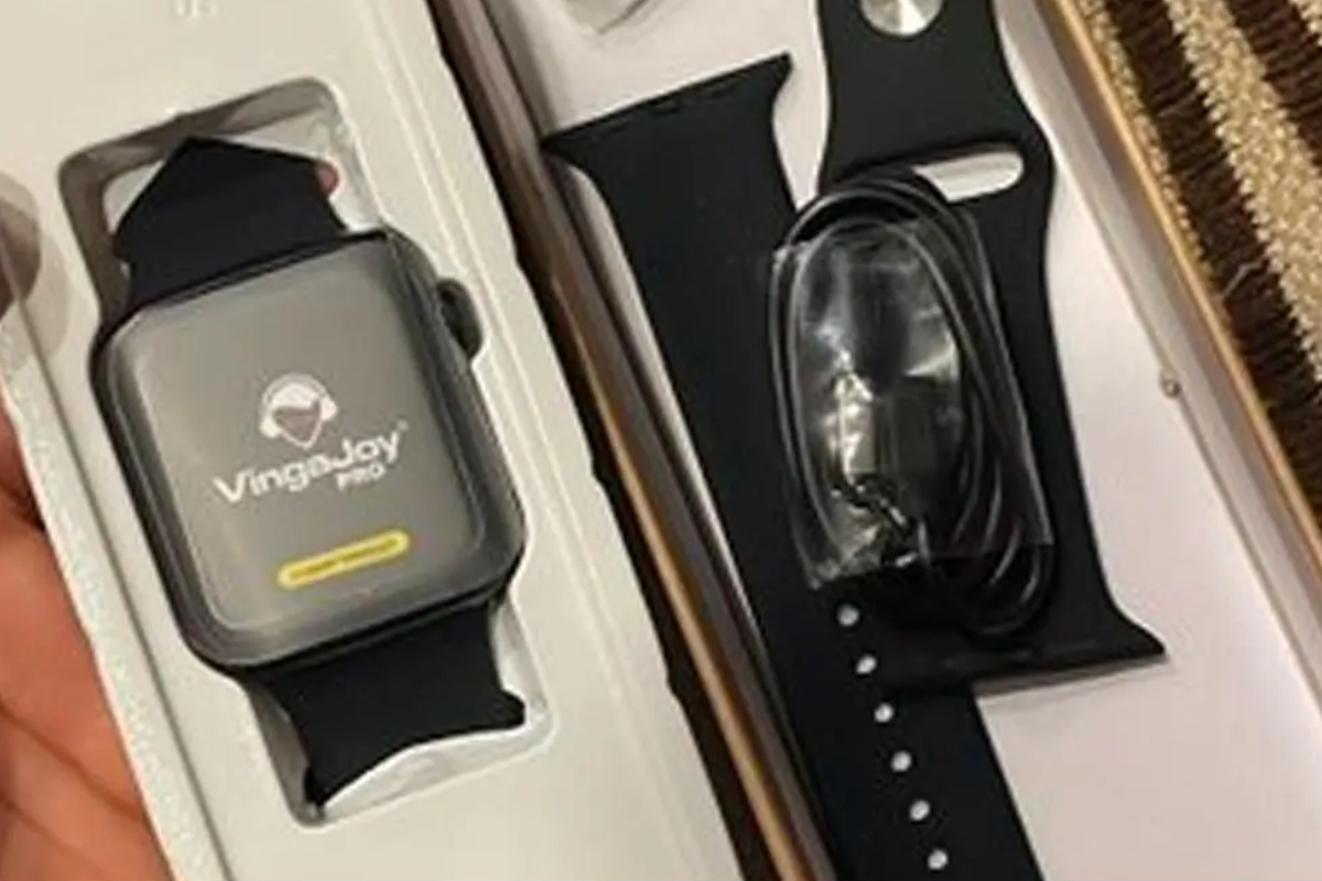 Amazon customer gets scammed with fake Apple Watch