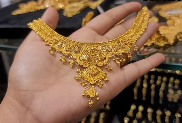 Price of gold decreases by Rs 500 per tola