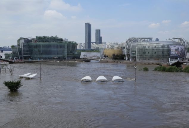 Floods & landslides claim 7 lives as South Korea battered by severe rains
