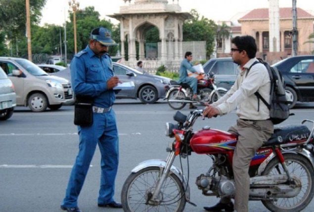 Rawalpindi: Over 23,000 Bikers Fined and 970 Bikes Impounded for Not Wearing Helmets