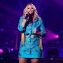 Miranda Lambert Puts Fans in Their Place Over Selfies