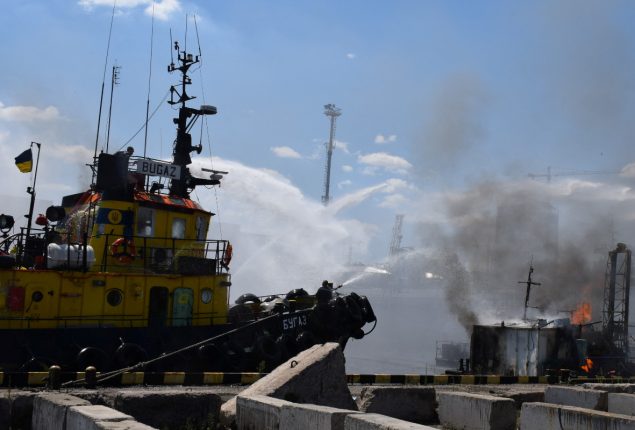 Russian strikes on Ukrainian ports persist despite Moscow’s alert to ships