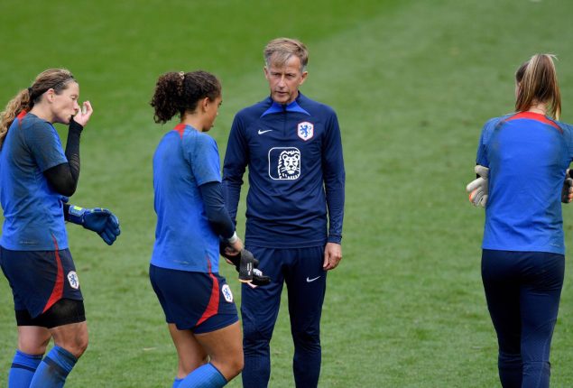 Netherlands Coach Calls Women’s World Cup Organization “Incompetent”