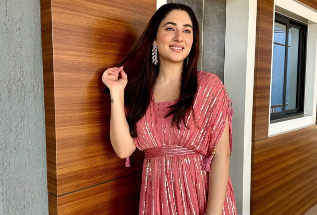 Disha Parmar Embraces Beauty with Blue-Themed Vacation Pictures