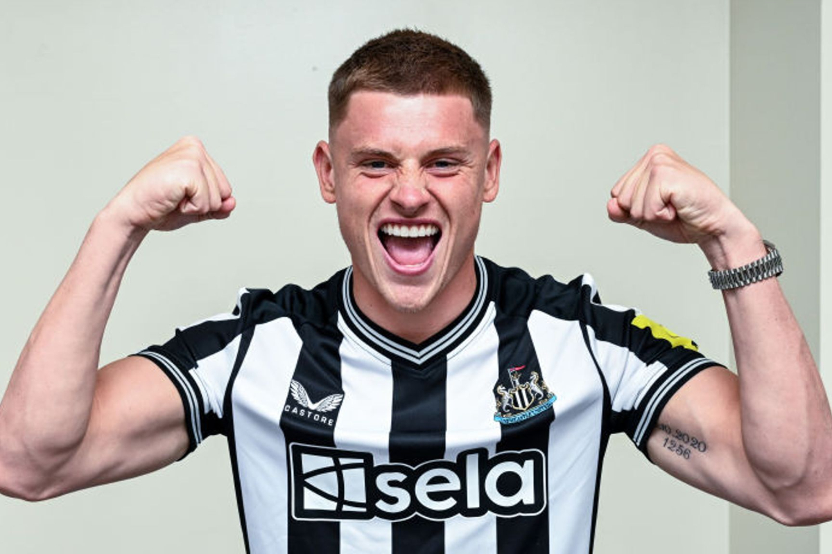 Newcastle completes signing of winger Harvey Barnes from Leicester City