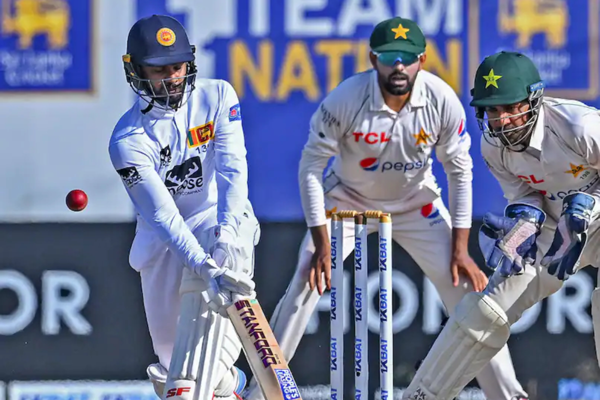 SL vs PAK Live: Pakistan in commanding position as it downs 4 hosts' batsmen