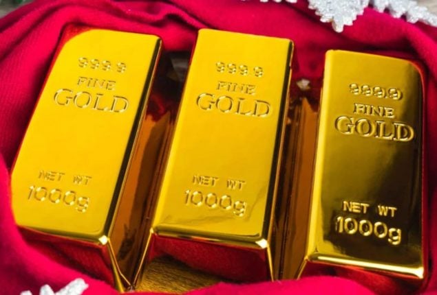 Gold price increases by Rs 2600 per tola