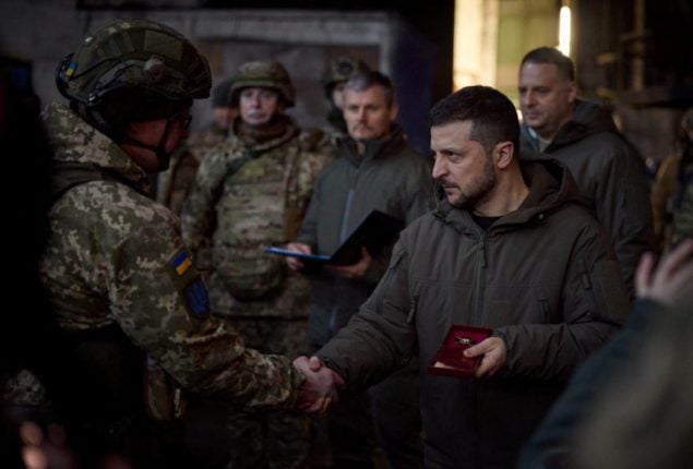 Zelenskyy honors troops in Bakhmut on military holiday