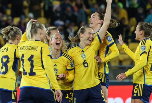 Sweden Crush Italy in 5-0 Rout to Advance in World Cup