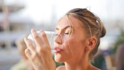 Woman Hospitalized After Drinking 4 Liters of Water a Day