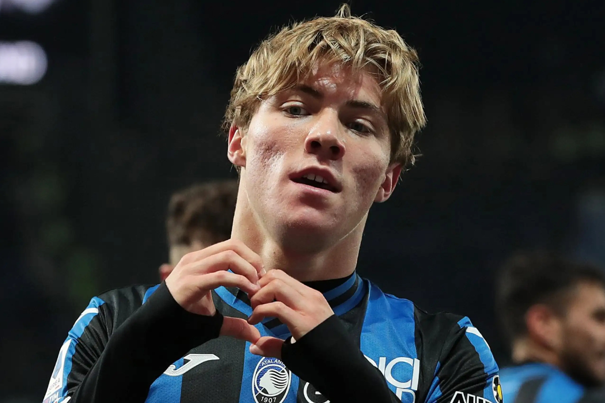 Rasmus Hojlund: Manchester United sign £72m deal for Danish striker