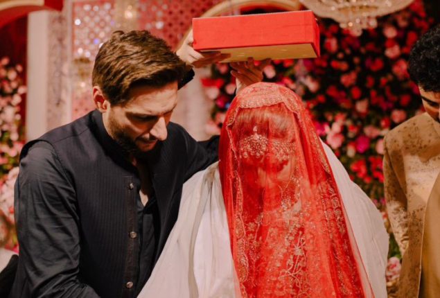 Shahid Afridi Writes Heartfelt note for her daughter Aqsa