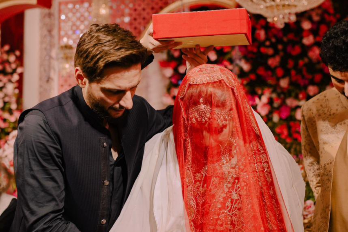 Shahid Afridi Writes Heartfelt note for her daughter Aqsa