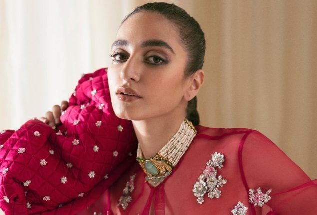 Mamya Shajaffar captures the spotlight with her captivating transformation Instagram reel