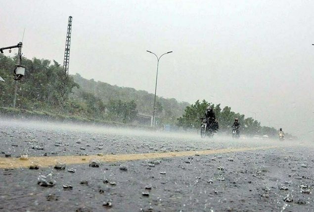 Will Karachi witness heavy rain today?